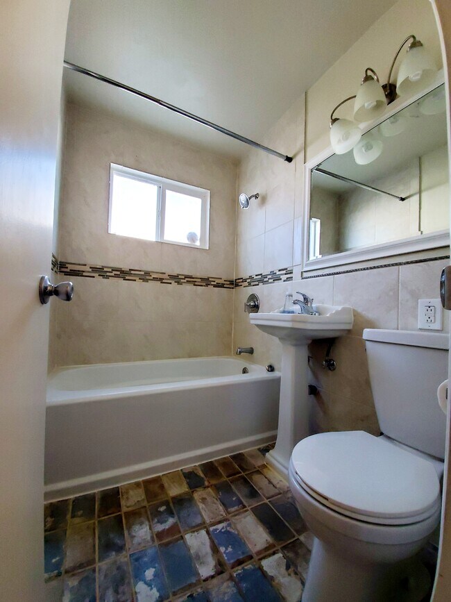 Foto del edificio - 819 Stuart St