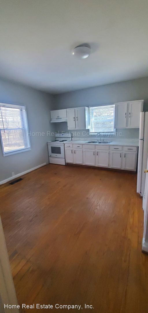 Building Photo - 3 br, 1 bath House - 1601 E. 25th Street
