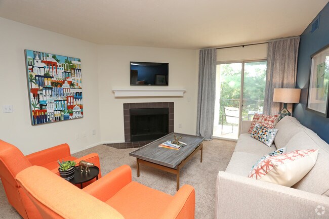 2HAB, 2BA - 1,000 ft² - Sala de estar - Chinoe Creek