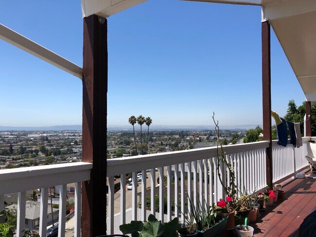 Foto del edificio - 2051 Altamont Rd