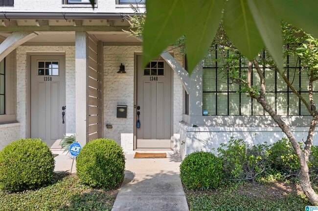 Building Photo - 1348 Calash Ave