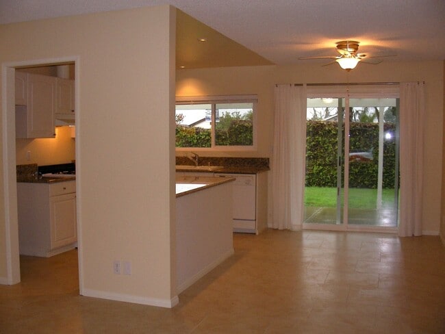 Building Photo - Remodeled Single Story House, Available 8/15/26