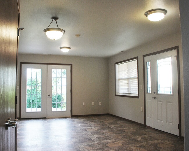 Building Photo - Eagle Ridge Townhomes