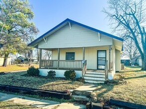 Building Photo - 201 S Jones Ave