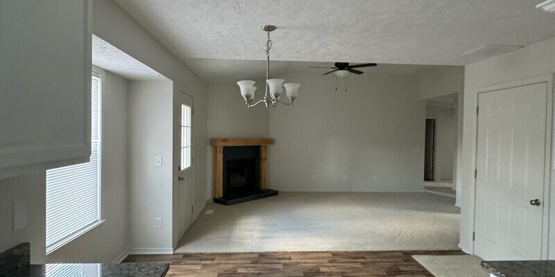 Primary Photo - 450 S. Cedarwood