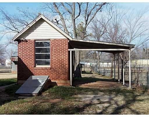 Building Photo - 2 Bed 1 Bath Close to CV Tech