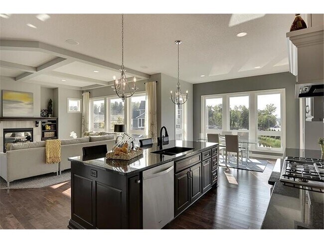 Building Photo - 5955 Black Oaks Ln N