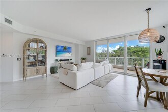 Building Photo - 4250 Biscayne Blvd