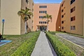 Foto principal - 7000 NW 186th St