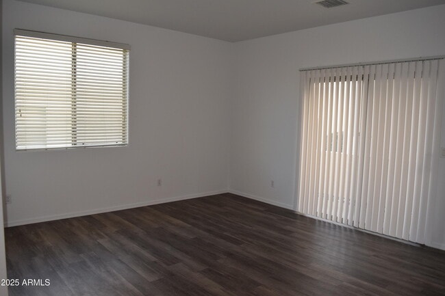 Foto del edificio - 1765 Manzanita Dr