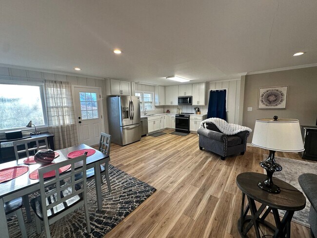 Foto del edificio - Fully Furnished House in Benton City Limits