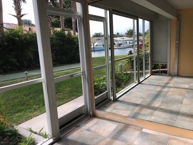 Building Photo - 698 NE Spanish River Blvd