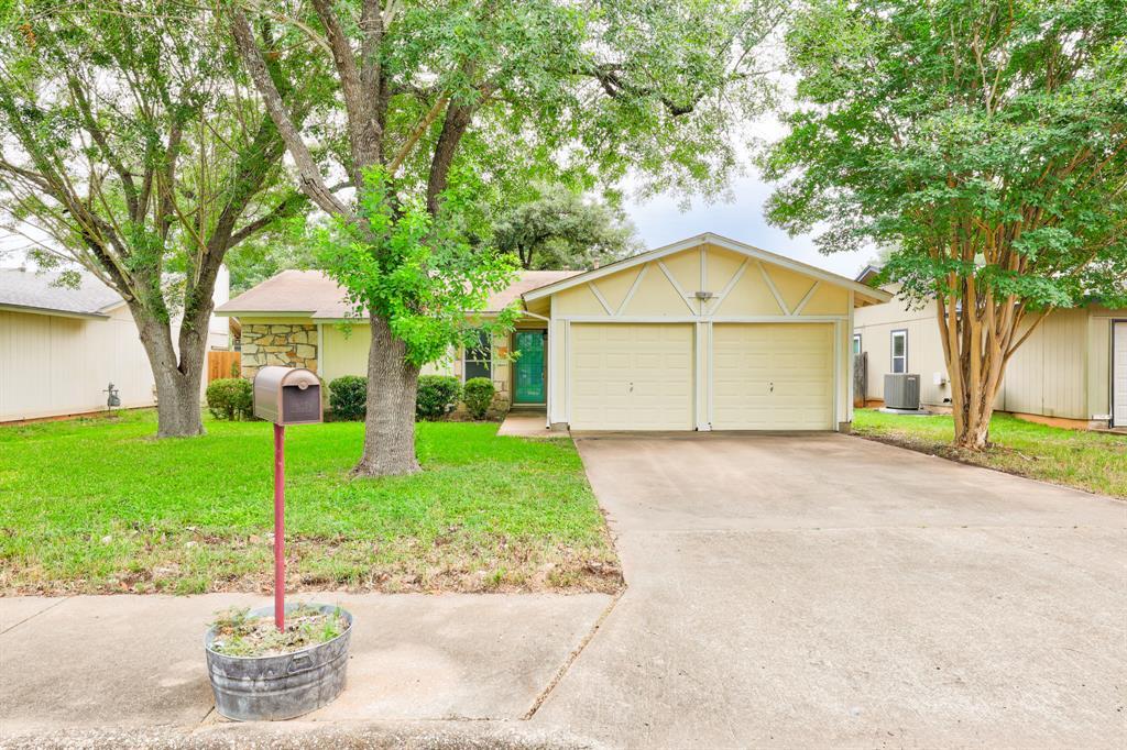 Foto principal - 3811 Tamil St