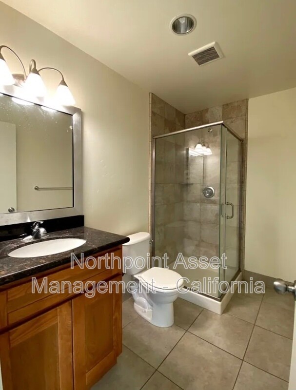 Foto del edificio - 1229 Jonas Ave