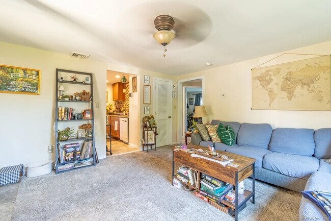 Sala de estar - 6 Russell Ave