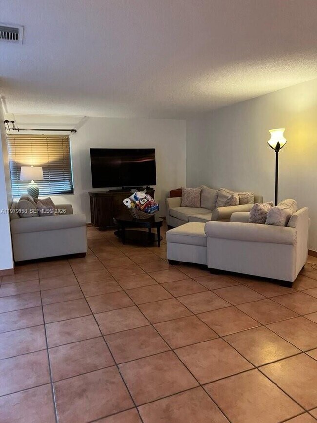 Foto del edificio - 5780 SW 59th Pl