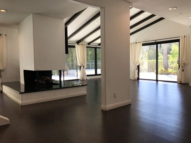 Building Photo - 4376 Pampas Rd