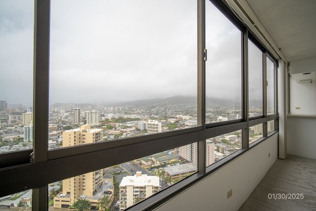 Foto del edificio - 2bd/2ba/1parking condo at Iolani Court Plaza