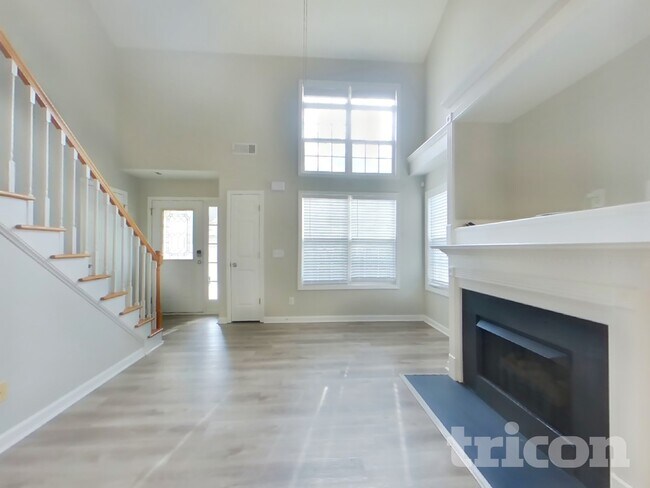 Foto del edificio - 320 Providence Rd