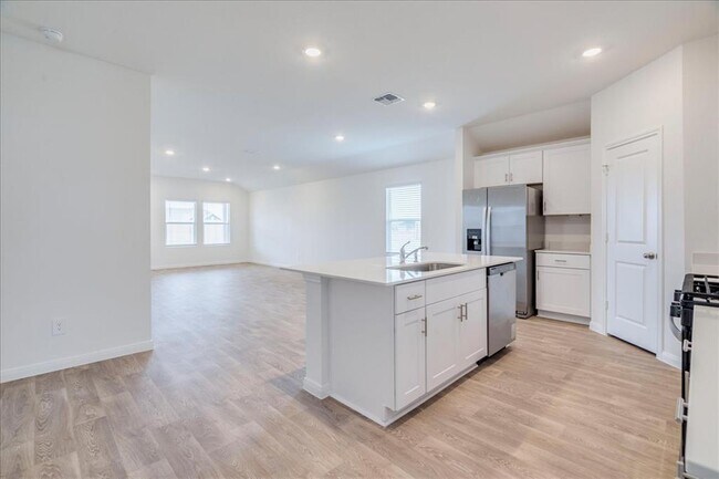 Foto del edificio - 320 Yosemite Dr