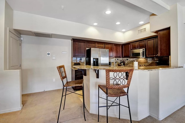 Cocina - 20660 N 40th St