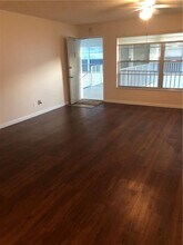 Building Photo - 3554 N University Dr