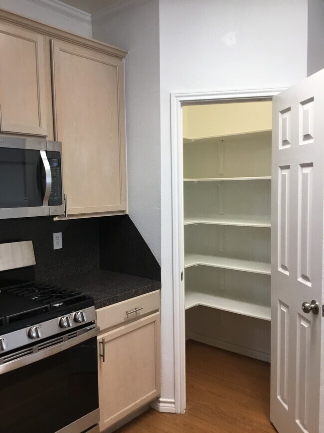 Foto del edificio - 2909 Whisper Oaks Ln