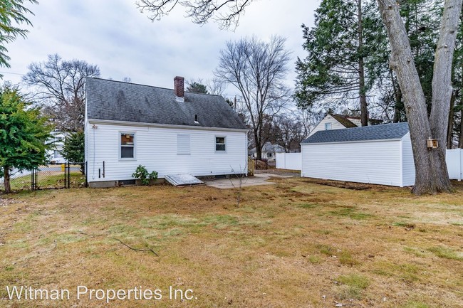 Building Photo - 4 br, 1 bath House - 39 Thompson Street
