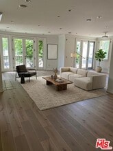 Building Photo - 129 S Elm Dr