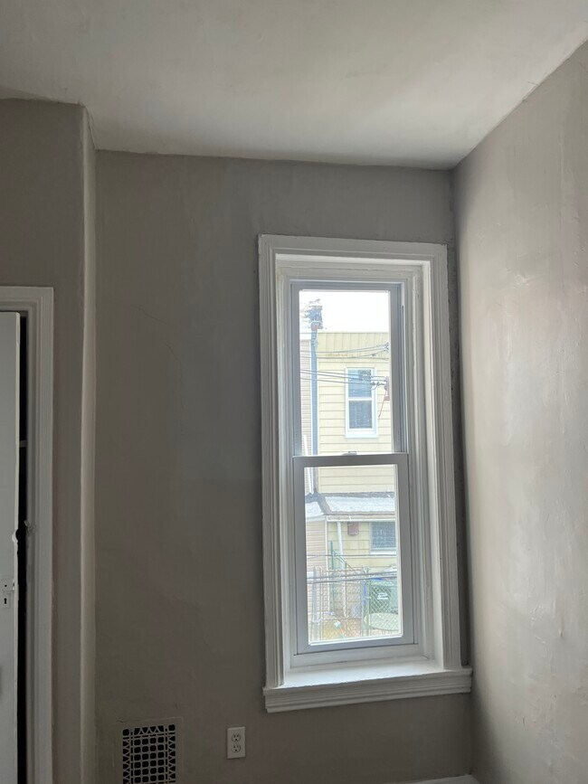 Foto del edificio - 2361 N Cleveland St
