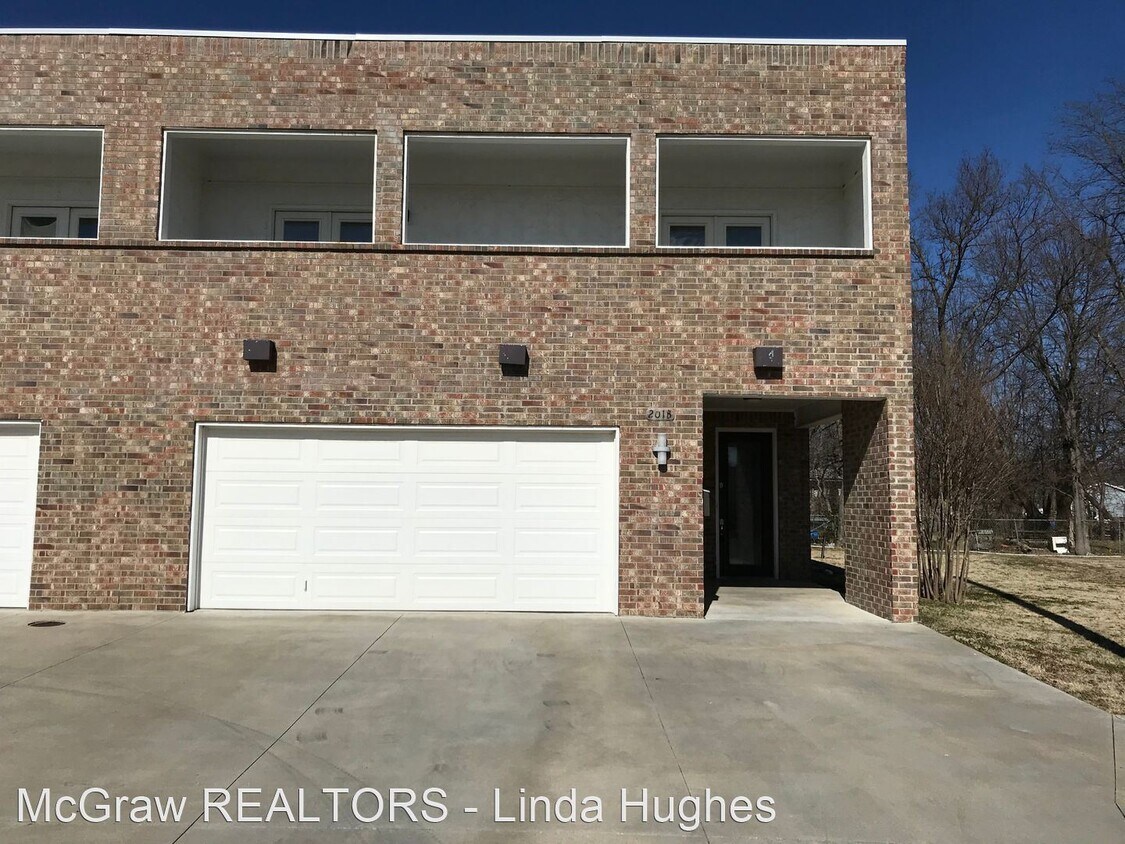 2 br, 2.5 bath House 201 E. 3rd St., Unit B House Rental in Owasso, OK