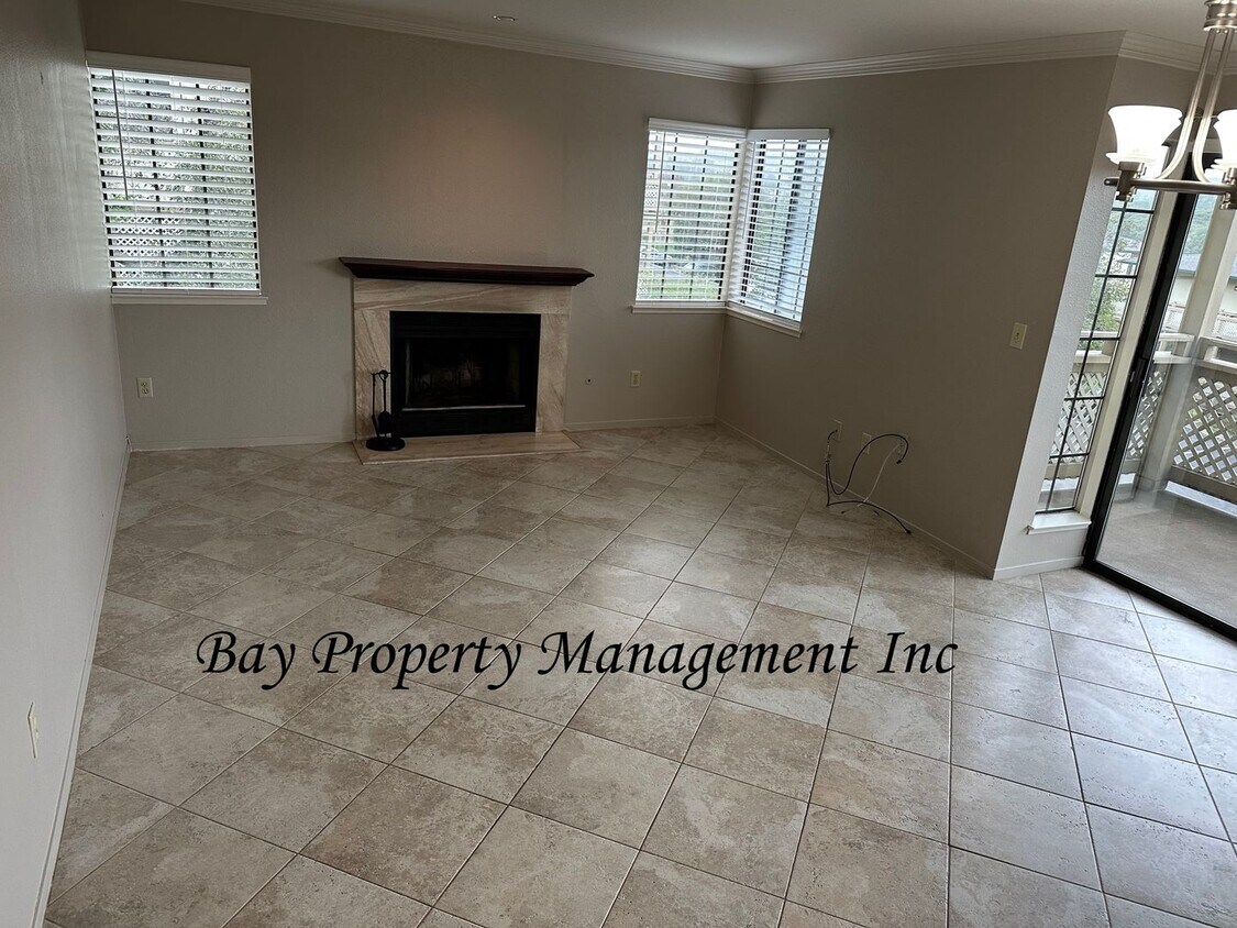 Foto principal - Beautiful Del Rey Oaks condo!