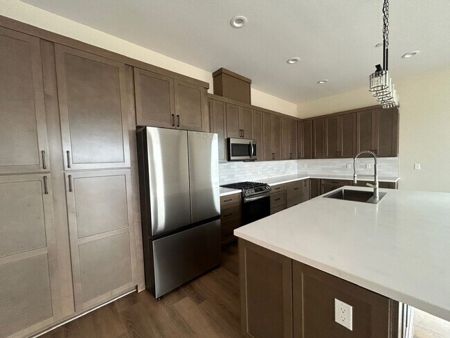 Building Photo - Valley Heights Dr