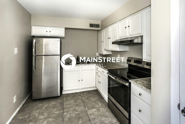 Building Photo - 8209 S 24th Way