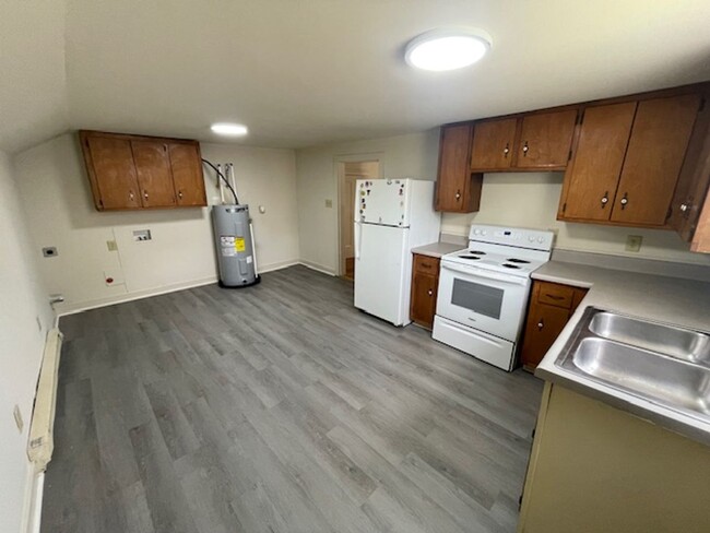 Building Photo - Pancakes-3407-3409 Light Street