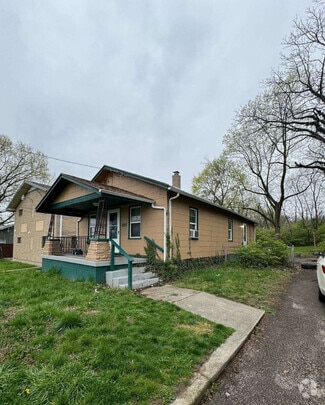 Building Photo - 1723 McArthur Ave