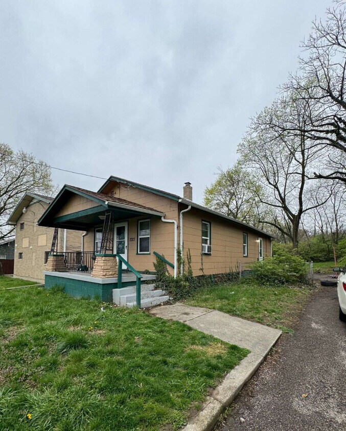 Foto principal - 1723 McArthur Ave