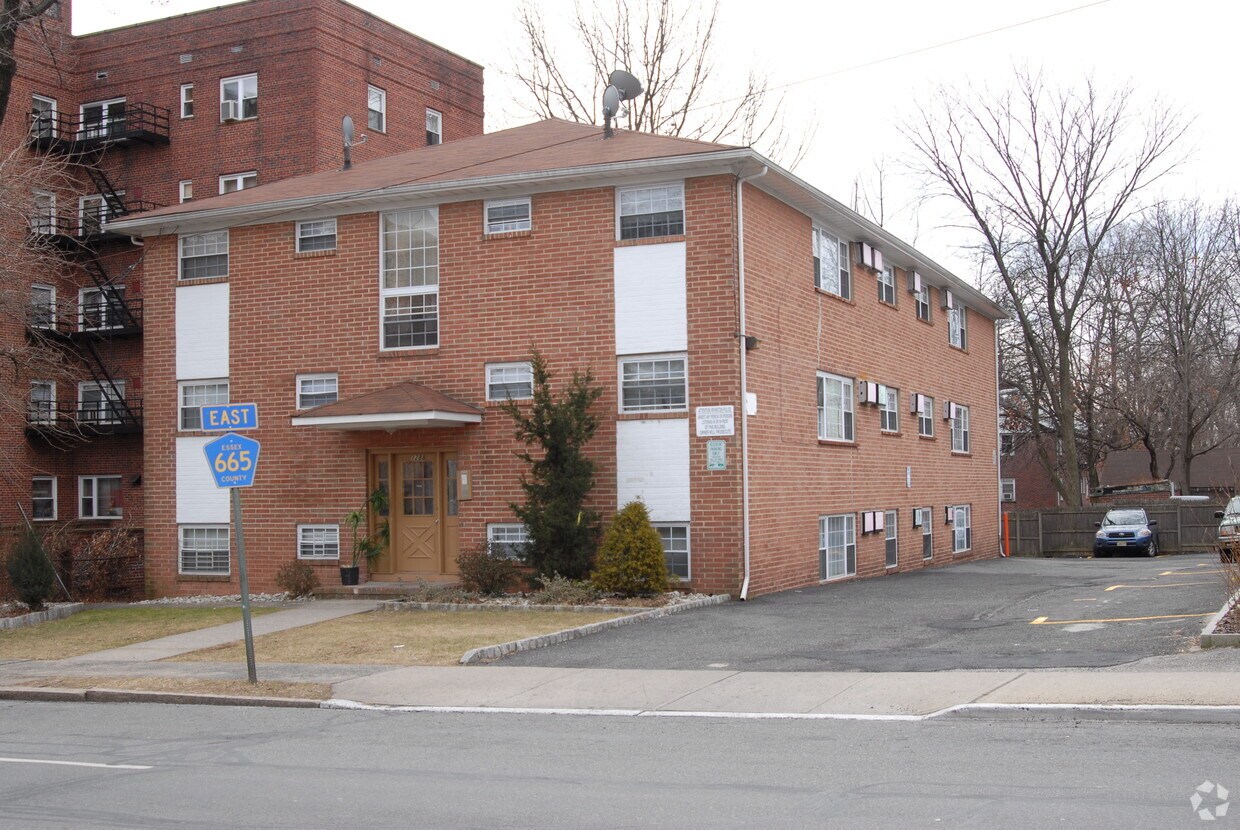 Primary Photo - 1288-1290 Clinton Ave