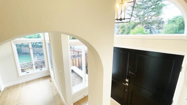 Foto del edificio - 1911 Easton Dr