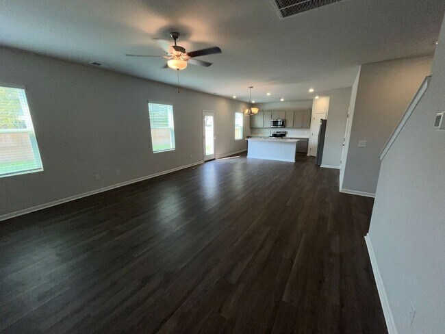 Building Photo - 503 Sandy Holw Dr