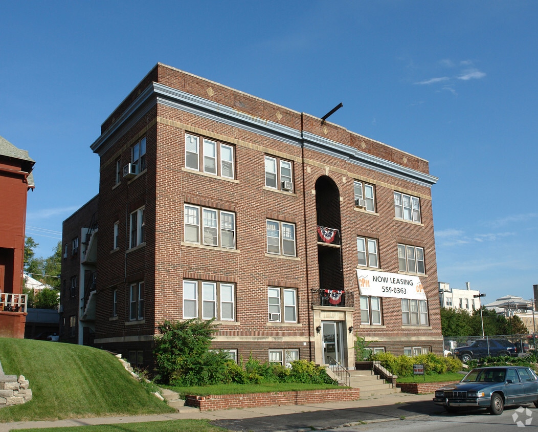 Primary Photo - Barlee Apartments