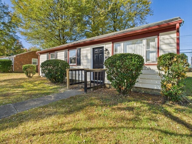 Foto del edificio - 2102 Brockway Ln