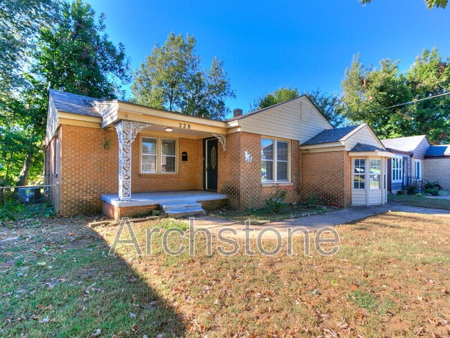 Photo - 228 SW 46th St House