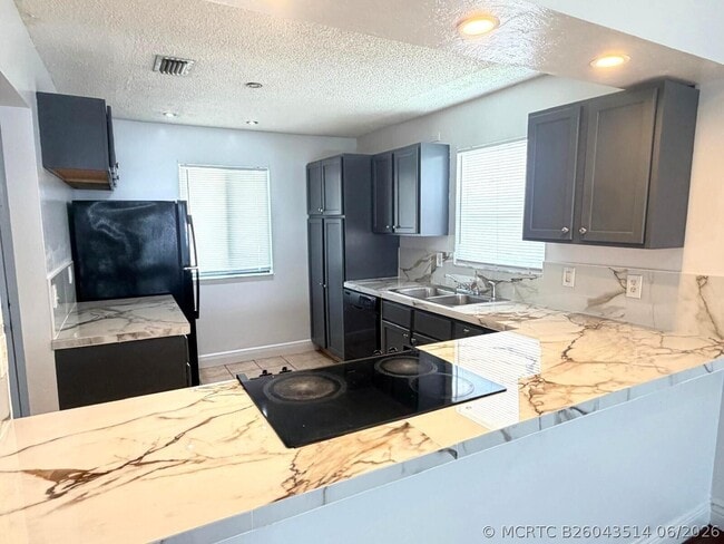 Building Photo - 3808 Inlet Cir