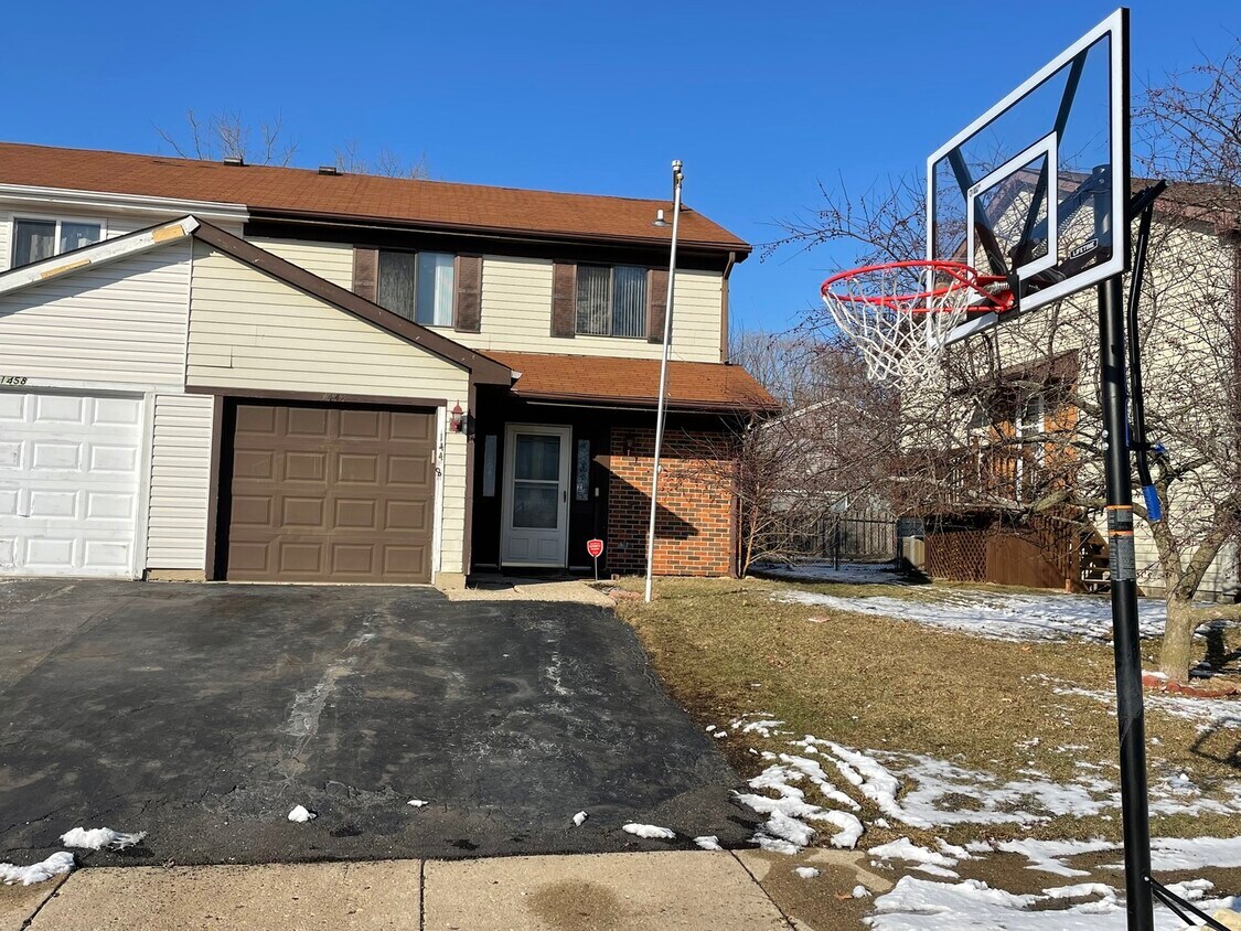 1448 Merrimac Ln S, Hanover Park, IL 60133 Townhome Rentals in