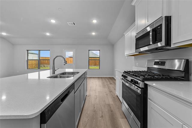 Building Photo - 533 Meadow Run Dr