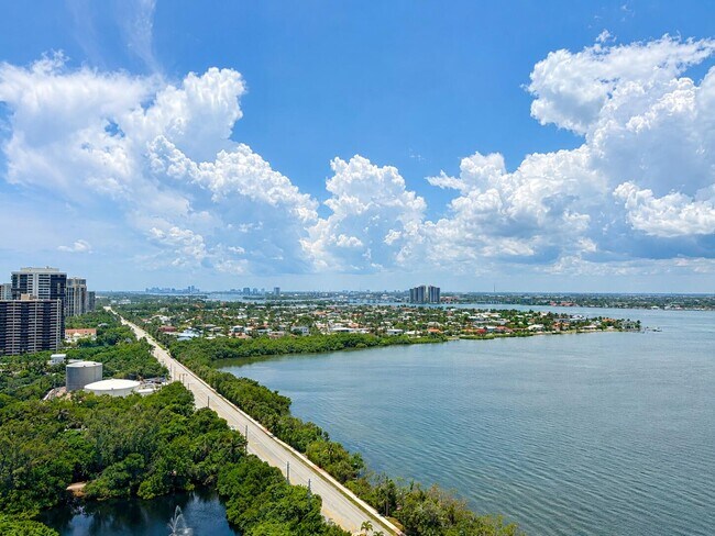 Foto del edificio - 5080 N Ocean Dr