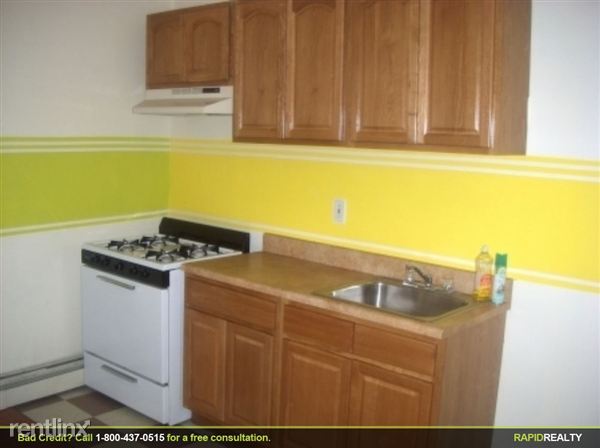 Primary Photo - 744 Myrtle Ave
