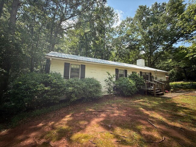 Building Photo - Cute Oconee County Home 3BR 2B