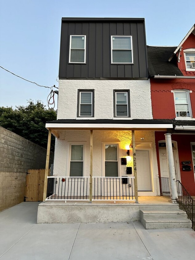 Photo - 4224 Brown St